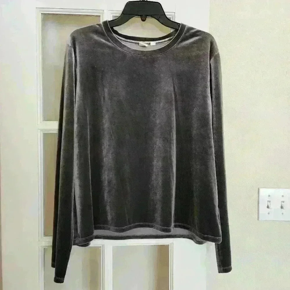 GAP Women's Long Sleeve Gray Silver Velvet Top XXL Fall Winter Casual Holidays